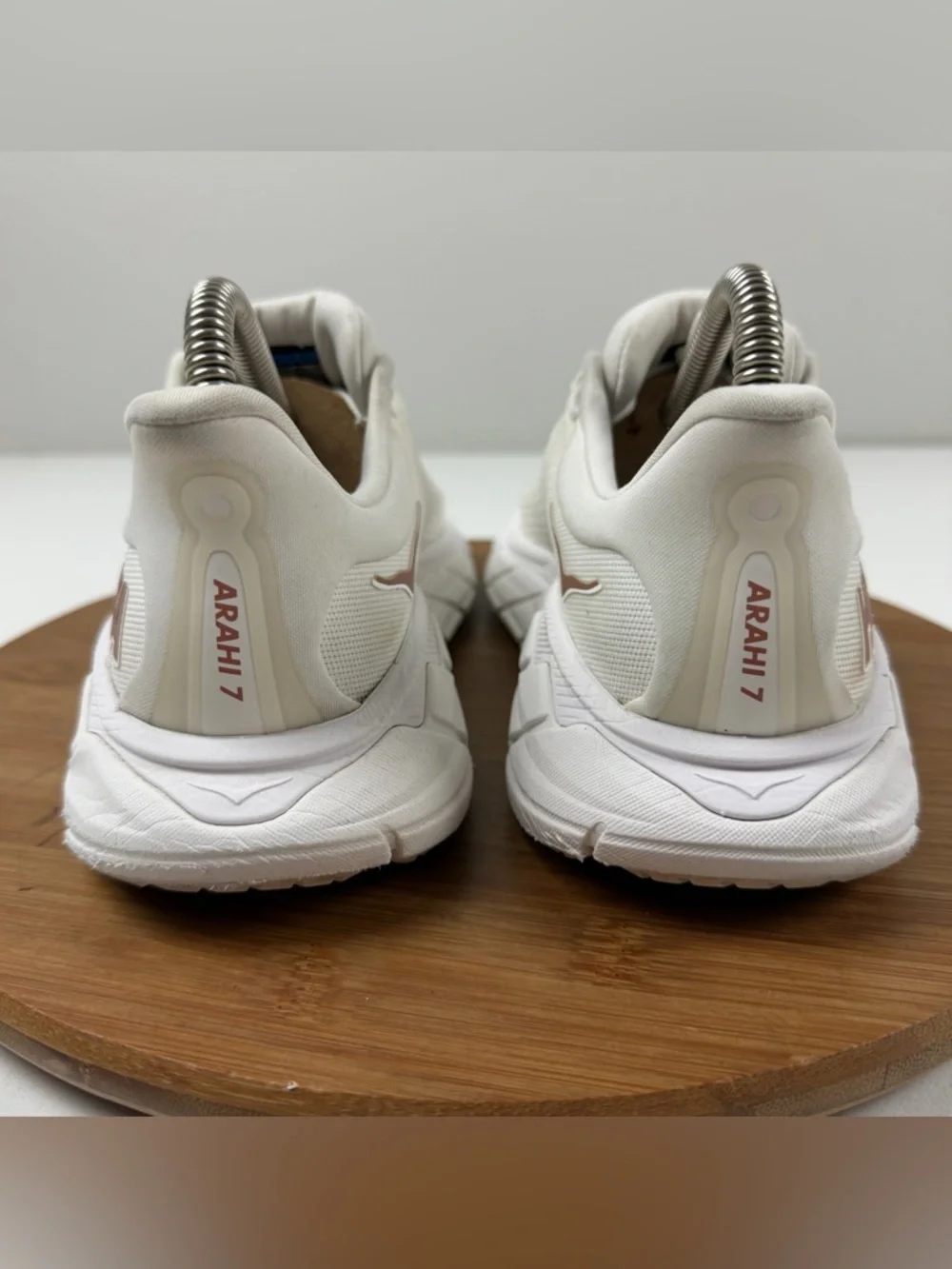 Hoka One One Arahi 7 Cream Running Shoes - Picture 4 of 10
